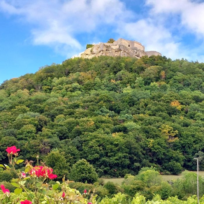 Blick auf die Burg Hohenneuffen - Ferienwohnung Albblick in Neuffen
