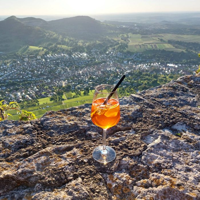 Blick von der Burg Hohenneuffen auf den Ort Neuffen - Ferienwohnung Albblick in Neuffen